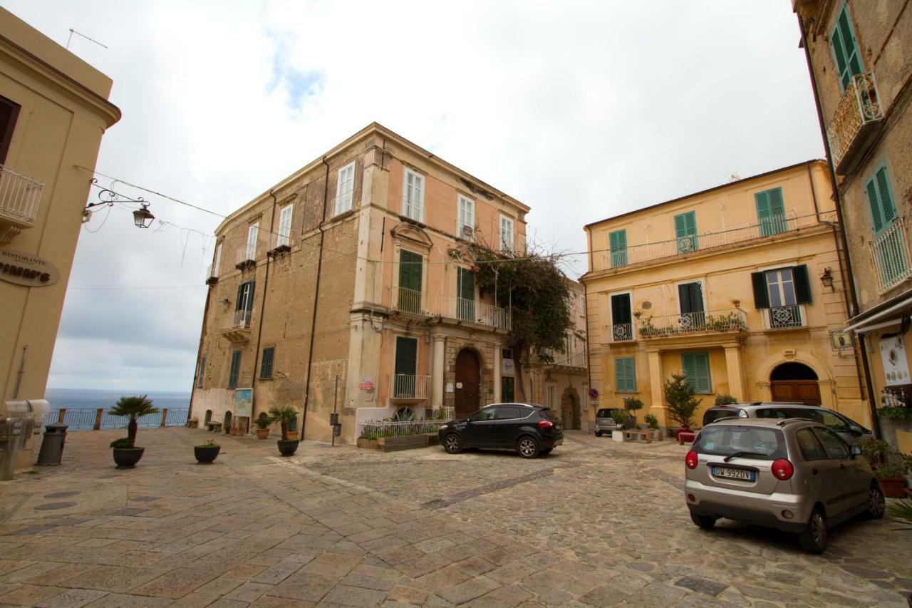 Isola Bella Sea-View Apartment Tropea Exterior photo
