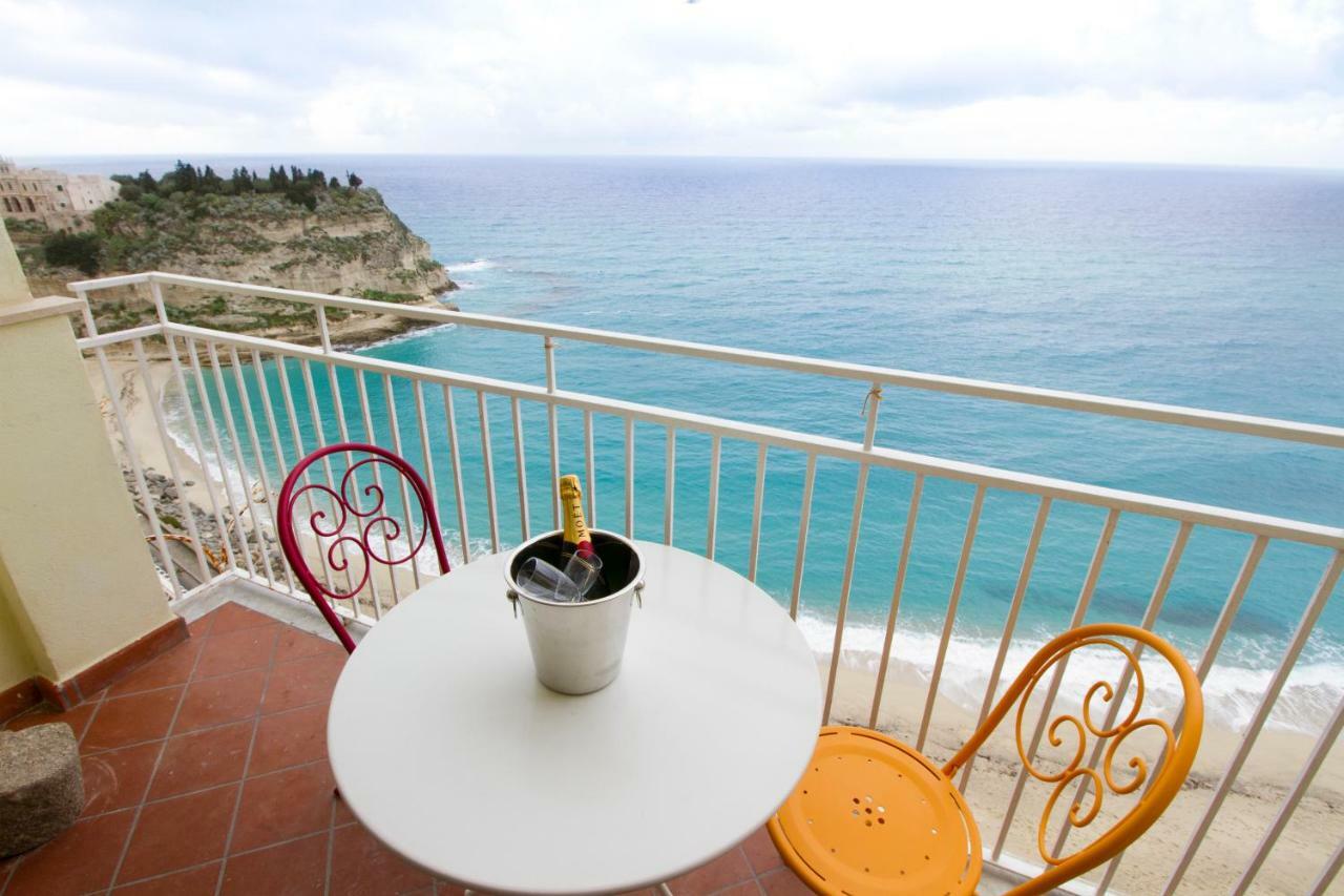 Isola Bella Sea-View Apartment Tropea Exterior photo