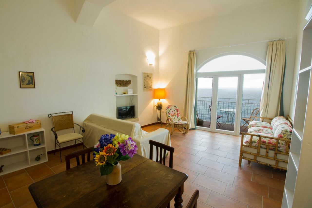 Isola Bella Sea-View Apartment Tropea Exterior photo